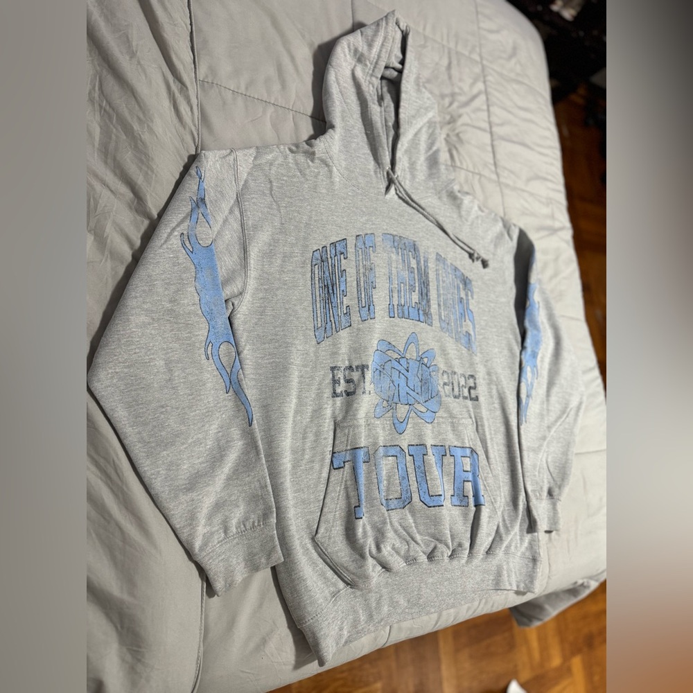 Chris Brown x Lil Baby One of Them Ones Tour Hoodie - Picture 3 of 5